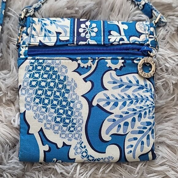 2/$20 Vera Bradley Mini Tri Fold Crossbody Bag - Picture 4 of 9